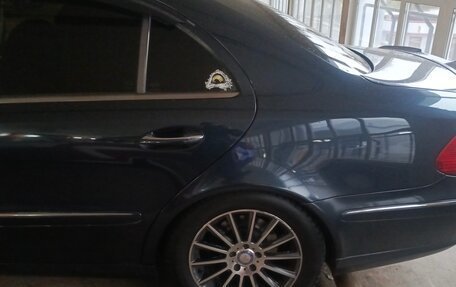 Mercedes-Benz E-Класс, 2002 год, 650 000 рублей, 2 фотография