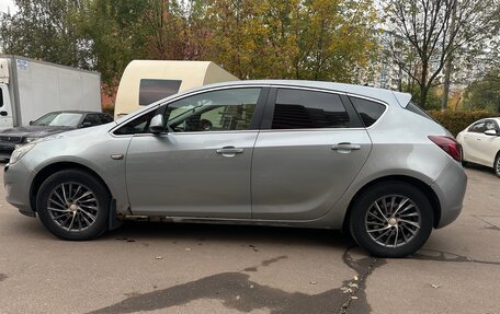 Opel Astra J, 2010 год, 700 000 рублей, 8 фотография