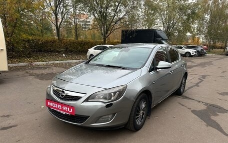 Opel Astra J, 2010 год, 700 000 рублей, 2 фотография