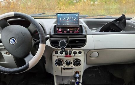 Fiat Punto III Punto Evo рестайлинг, 2004 год, 260 000 рублей, 9 фотография