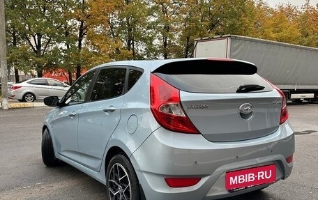 Hyundai Solaris II рестайлинг, 2014 год, 850 000 рублей, 3 фотография