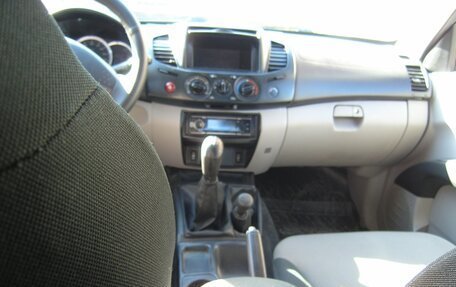 Mitsubishi L200 IV рестайлинг, 2010 год, 1 450 000 рублей, 9 фотография