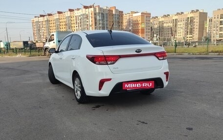 KIA Rio IV, 2018 год, 1 300 000 рублей, 5 фотография