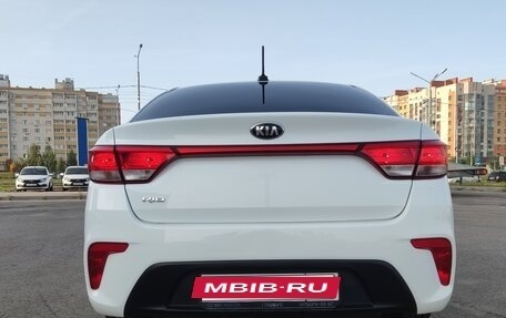 KIA Rio IV, 2018 год, 1 300 000 рублей, 2 фотография