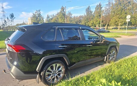Toyota RAV4, 2021 год, 2 800 000 рублей, 4 фотография
