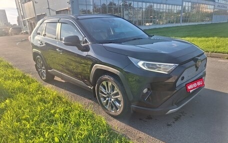 Toyota RAV4, 2021 год, 2 800 000 рублей, 3 фотография