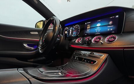 Mercedes-Benz E-Класс, 2020 год, 4 200 000 рублей, 10 фотография