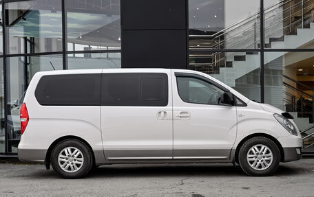 Hyundai H-1 II рестайлинг, 2016 год, 2 500 000 рублей, 8 фотография