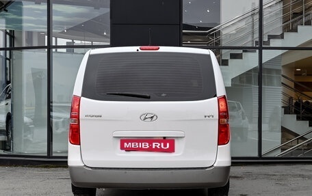 Hyundai H-1 II рестайлинг, 2016 год, 2 500 000 рублей, 5 фотография