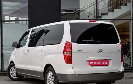 Hyundai H-1 II рестайлинг, 2016 год, 2 500 000 рублей, 6 фотография