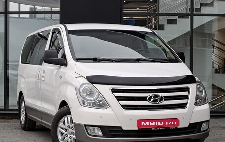 Hyundai H-1 II рестайлинг, 2016 год, 2 500 000 рублей, 3 фотография