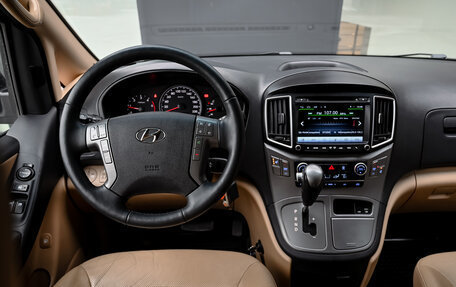 Hyundai H-1 II рестайлинг, 2016 год, 2 500 000 рублей, 17 фотография