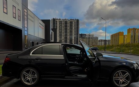 Mercedes-Benz E-Класс, 2018 год, 3 200 000 рублей, 4 фотография