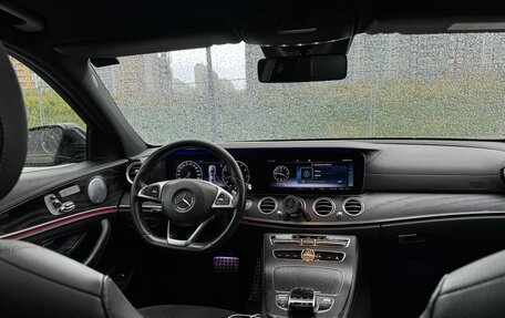 Mercedes-Benz E-Класс, 2018 год, 3 200 000 рублей, 16 фотография