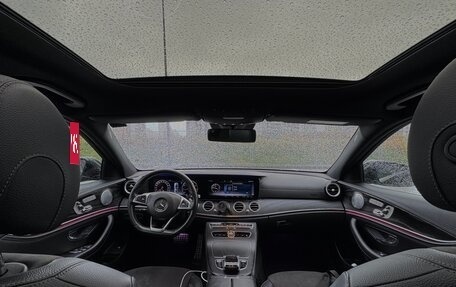 Mercedes-Benz E-Класс, 2018 год, 3 200 000 рублей, 15 фотография