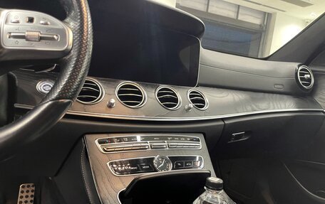 Mercedes-Benz E-Класс, 2018 год, 3 900 000 рублей, 10 фотография