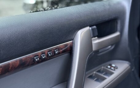 Toyota Land Cruiser 200, 2007 год, 2 750 000 рублей, 32 фотография