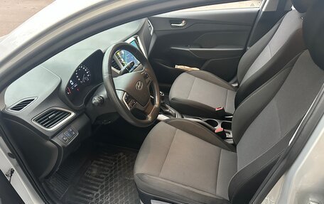 Hyundai Solaris II рестайлинг, 2018 год, 1 150 000 рублей, 13 фотография