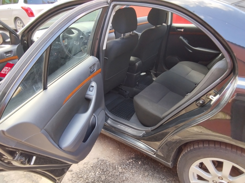 Toyota Avensis II рестайлинг, 2008 год, 1 390 000 рублей, 6 фотография