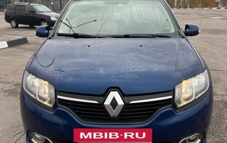 Renault Logan II, 2015 год, 700 000 рублей, 3 фотография