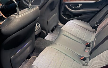 Mercedes-Benz E-Класс, 2019 год, 3 950 000 рублей, 7 фотография