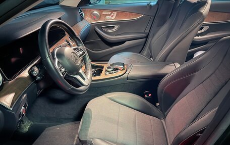 Mercedes-Benz E-Класс, 2019 год, 3 950 000 рублей, 8 фотография