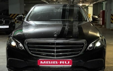 Mercedes-Benz E-Класс, 2019 год, 3 950 000 рублей, 9 фотография