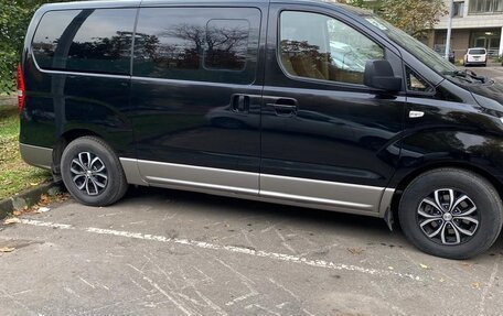 Hyundai H-1 II рестайлинг, 2018 год, 2 700 000 рублей, 2 фотография