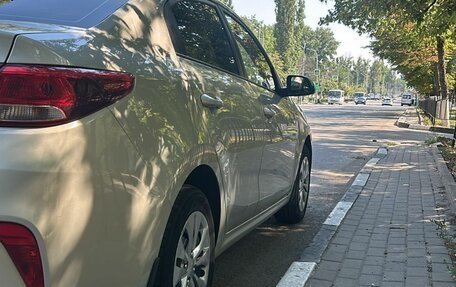 KIA Rio IV, 2018 год, 1 100 000 рублей, 2 фотография