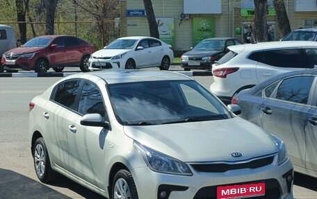 KIA Rio IV, 2018 год, 1 100 000 рублей, 1 фотография