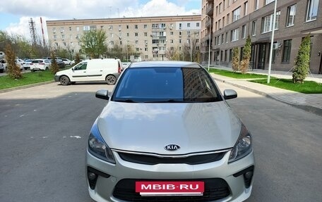 KIA Rio IV, 2018 год, 1 100 000 рублей, 3 фотография