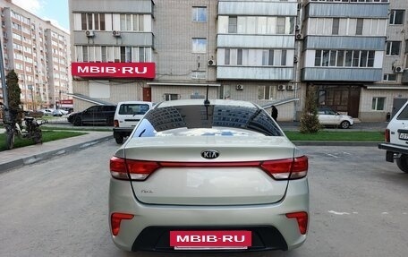 KIA Rio IV, 2018 год, 1 100 000 рублей, 4 фотография