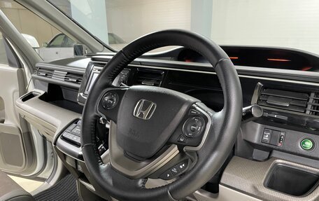 Honda Stepwgn IV, 2017 год, 2 010 000 рублей, 14 фотография