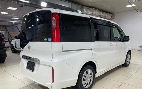 Honda Stepwgn IV, 2017 год, 2 010 000 рублей, 6 фотография