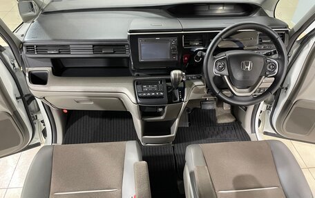 Honda Stepwgn IV, 2017 год, 2 010 000 рублей, 19 фотография