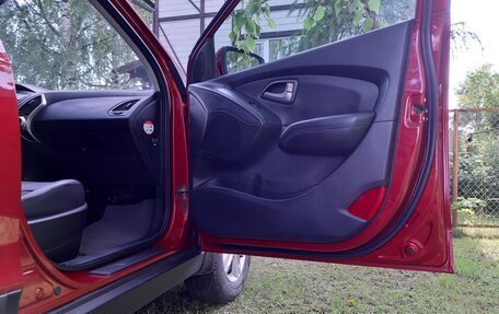 Hyundai ix35 I рестайлинг, 2010 год, 900 000 рублей, 30 фотография