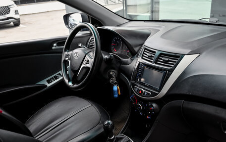 Hyundai Solaris II рестайлинг, 2012 год, 450 000 рублей, 15 фотография