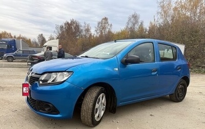Renault Sandero II рестайлинг, 2015 год, 369 000 рублей, 1 фотография