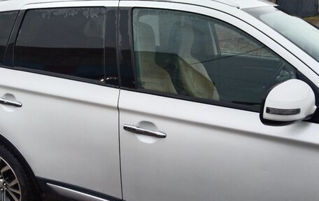 Mitsubishi Outlander III рестайлинг 3, 2016 год, 1 680 000 рублей, 6 фотография