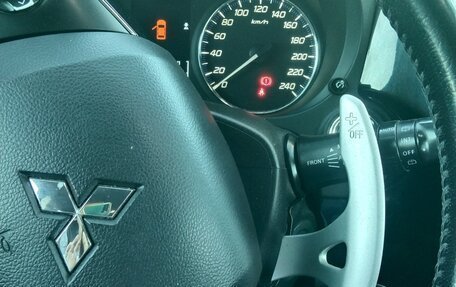 Mitsubishi Outlander III рестайлинг 3, 2016 год, 1 680 000 рублей, 31 фотография