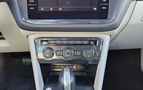 Volkswagen Tiguan II, 2018 год, 2 846 000 рублей, 14 фотография