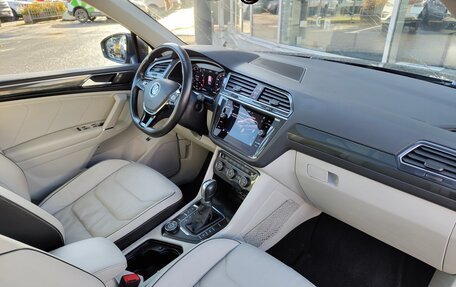 Volkswagen Tiguan II, 2018 год, 2 846 000 рублей, 15 фотография