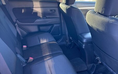 Mitsubishi Outlander III рестайлинг 3, 2018 год, 1 650 000 рублей, 9 фотография