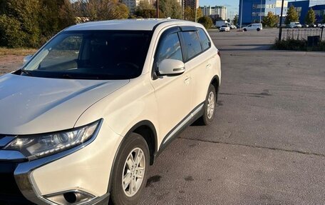 Mitsubishi Outlander III рестайлинг 3, 2018 год, 1 650 000 рублей, 3 фотография