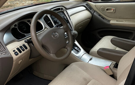 Toyota Highlander III, 2003 год, 1 750 000 рублей, 11 фотография