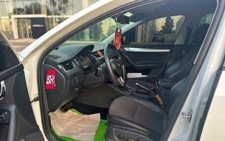 Skoda Octavia, 2015 год, 1 300 000 рублей, 10 фотография