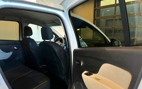 Renault Logan II, 2015 год, 395 000 рублей, 16 фотография