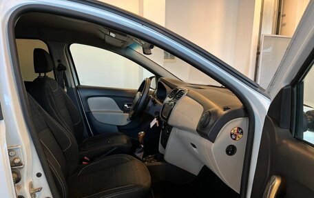 Renault Logan II, 2015 год, 395 000 рублей, 25 фотография