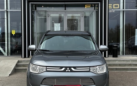Mitsubishi Outlander III рестайлинг 3, 2012 год, 1 370 000 рублей, 2 фотография