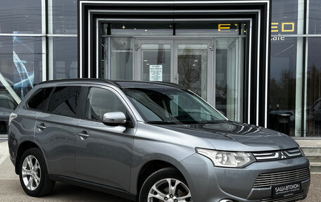 Mitsubishi Outlander III рестайлинг 3, 2012 год, 1 370 000 рублей, 3 фотография
